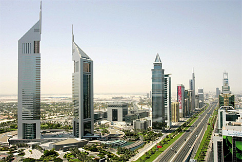 Die Sheikh Zayed Road in Dubai