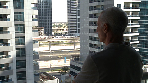 Ischler Arzt in seiner Wohnung in Dubai