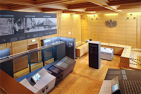 Eichmann- Ausstellung in Linzer Gerichtssaal