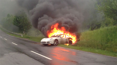 Brennender Elektro-Porsche