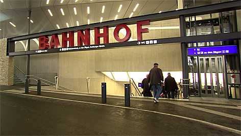 Bilder von der Eröffnung des Bahnhofs in Attnang-Puchheim