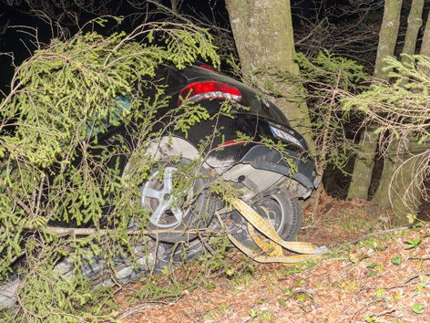 Unfallauto beim Verkehrsunfall in Grünburg