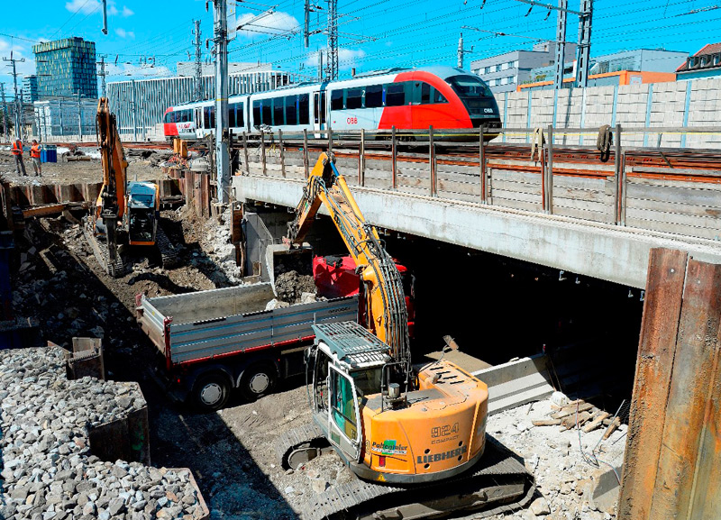 Arbeiten für den viergleisigen Ausbau an der Ostseite des Bahnhofes Linz