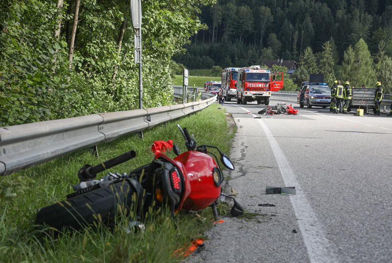 B138 tödlicher Motorradunfall bei Roßleithen