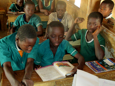 Kinder in Ghana Schule