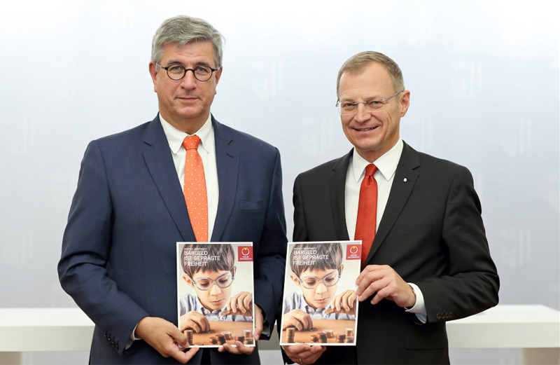 Generaldirektor Mag. Gerhard Starsich (Münze Österreich) und Landeshauptmann Thomas Stelzer (ÖVP)